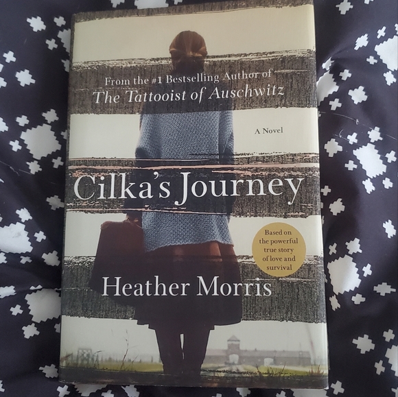 Books - Picture 2 of 4